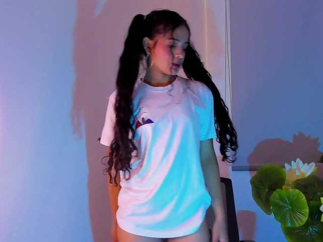 Snímky obrazovky vysielania sharonliam