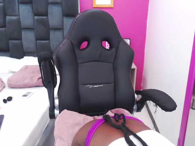 Snímky obrazovky vysielania ShaylaSexx