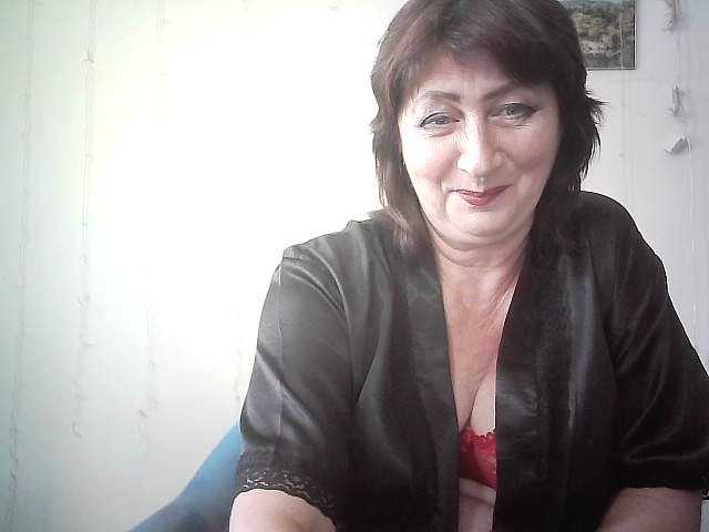Snímky obrazovky vysielania ShirlyNight