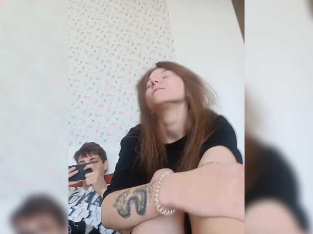 Snímky obrazovky vysielania ShowMeMemasiki