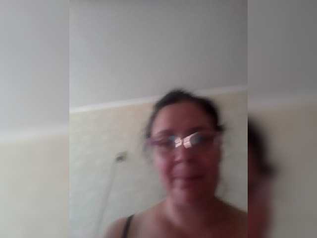 Snímky obrazovky vysielania SidaCowherd