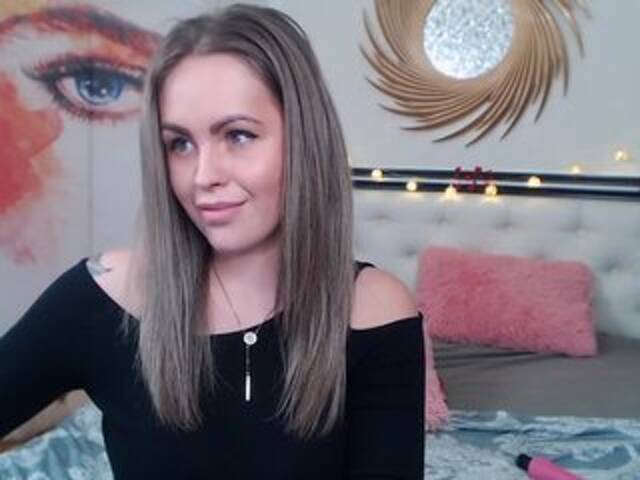 Snímky obrazovky vysielania SindiQween