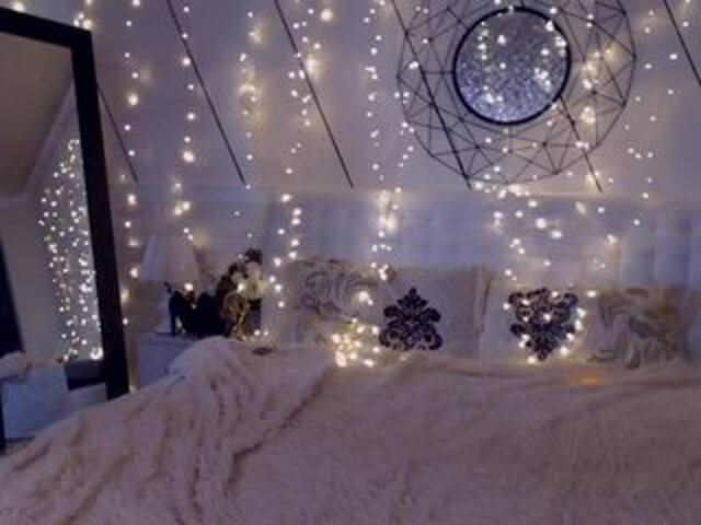 Snímky obrazovky vysielania AnasteishaLux