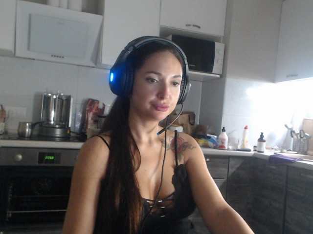 Snímky obrazovky vysielania SinfulOneX