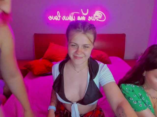 Snímky obrazovky vysielania SixNipples