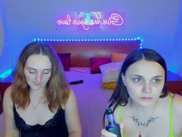 Snímky obrazovky vysielania SixNipples