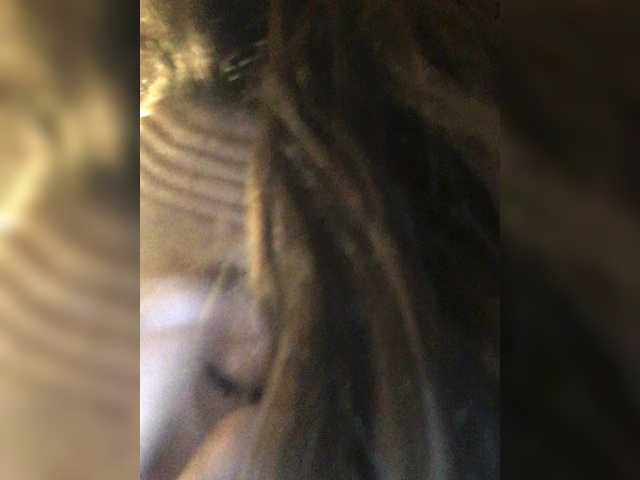 Snímky obrazovky vysielania Slaytay01