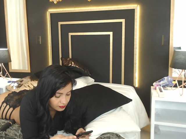 Snímky obrazovky vysielania SofiaCampbell