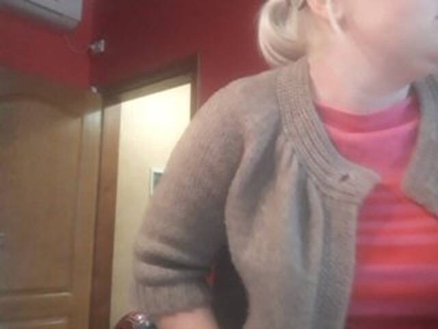 Snímky obrazovky vysielania SofiaWilson23