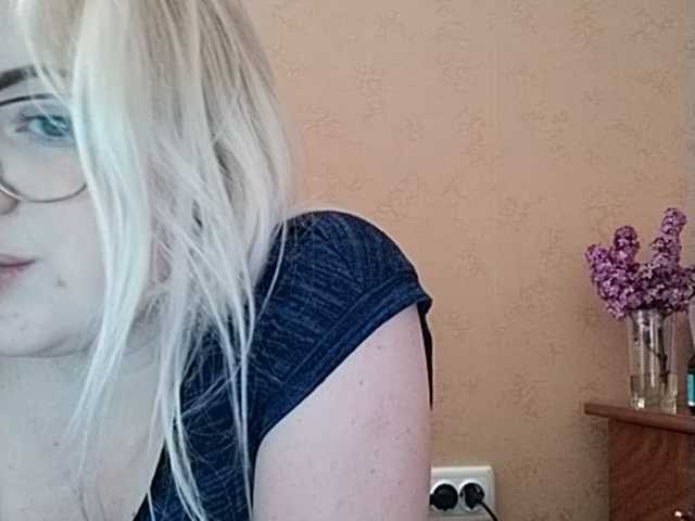 Snímky obrazovky vysielania SofiaWilson23