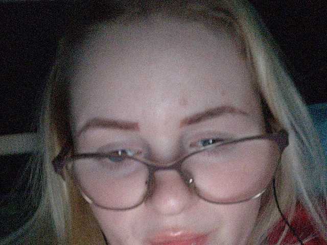 Snímky obrazovky vysielania SofiaWilson23