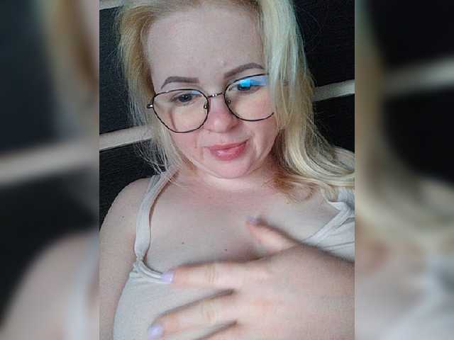 Snímky obrazovky vysielania SofiaWilson23