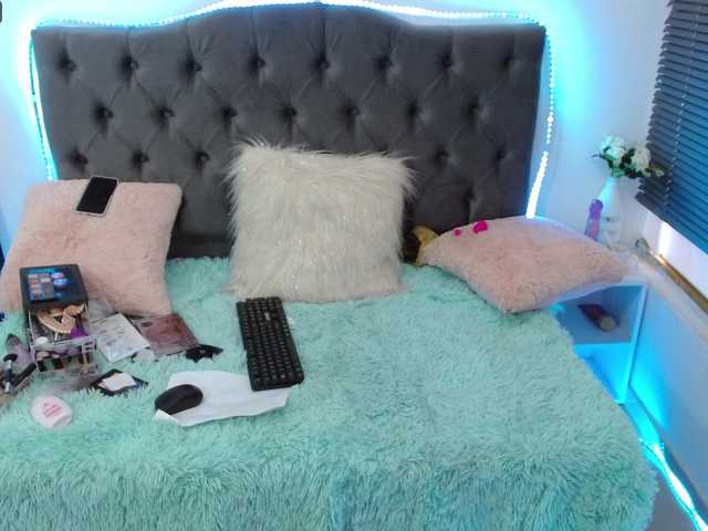 Snímky obrazovky vysielania SofiEvans15