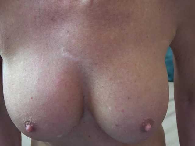 Fotografie SonjaKovach #new #bigboobs #mature #milf #ladies suck my wood-dildo (home made) lets cum with me if you can HIT my GOAL 656