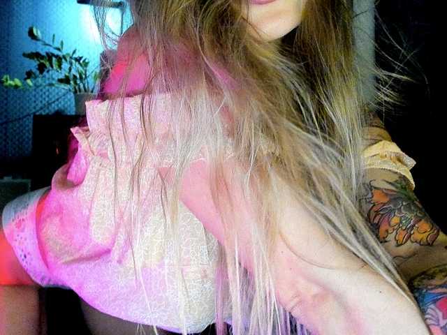 Snímky obrazovky vysielania Sonya-Mo