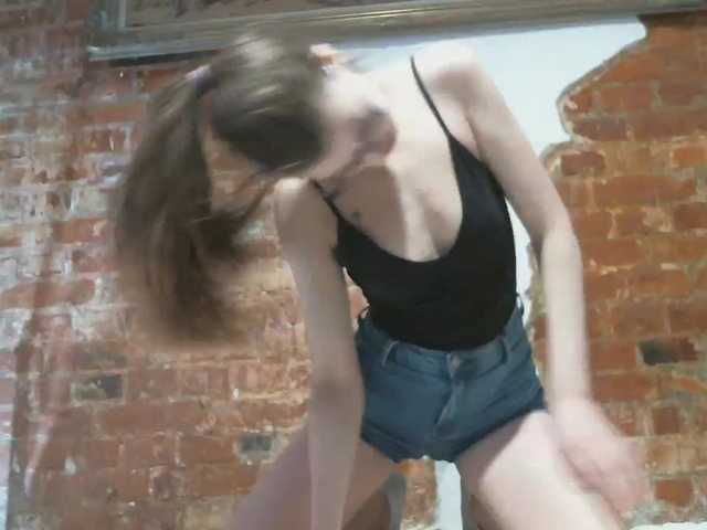 Snímky obrazovky vysielania SpaceYennefer