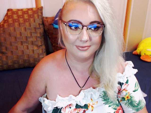 Snímky obrazovky vysielania SquirtinLeona
