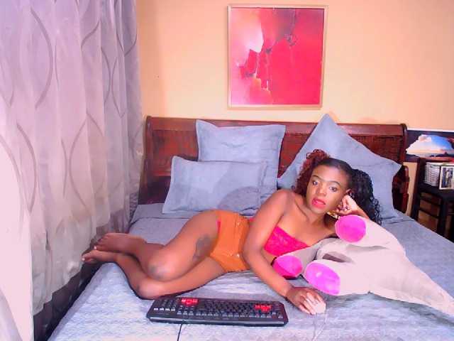 Snímky obrazovky vysielania SquitingQueen