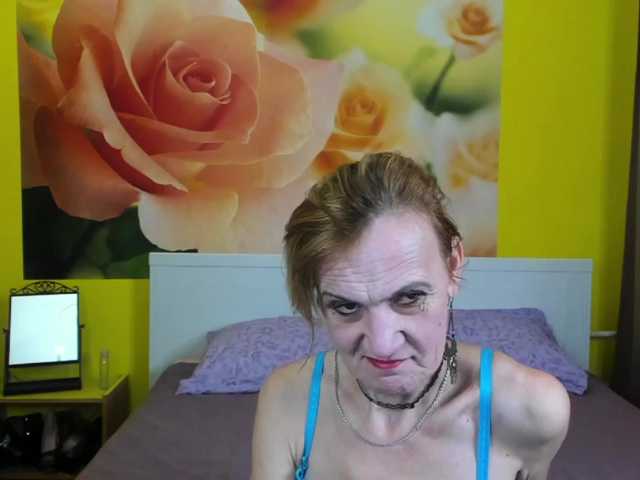 Snímky obrazovky vysielania SqurtyLally69