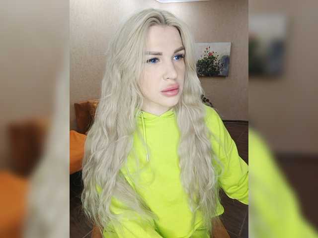 Snímky obrazovky vysielania CyberWhore111