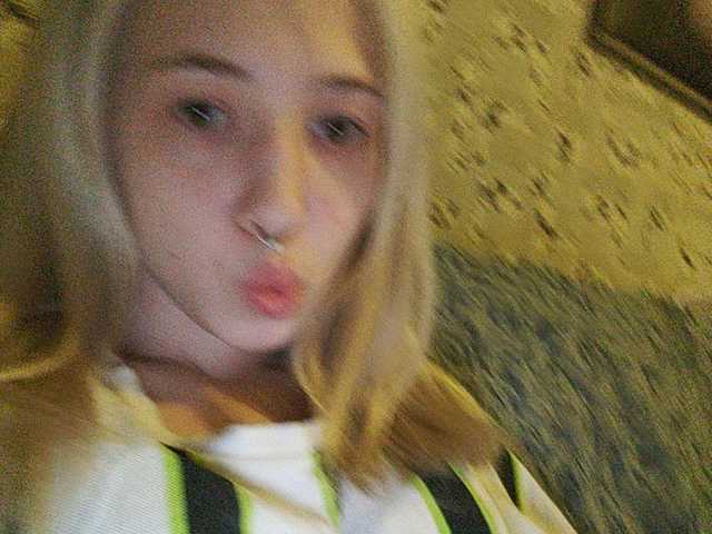 Snímky obrazovky vysielania _kissaaa_