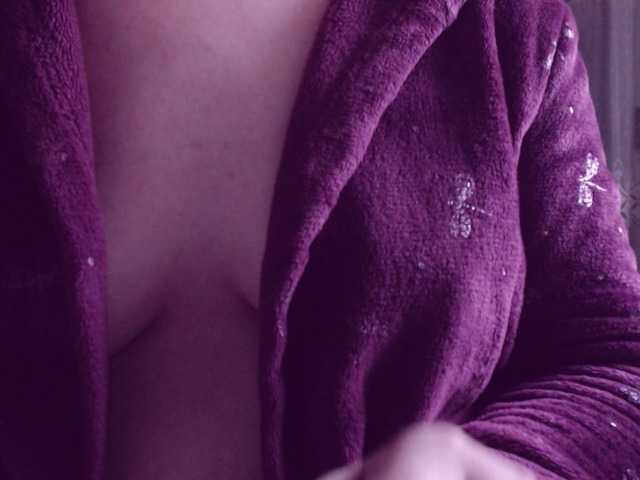 Fotografie SweetBrunete on samuse ensemble;)? ...xxx...on commence avec 30 tokens seins....et on continue..xxxx