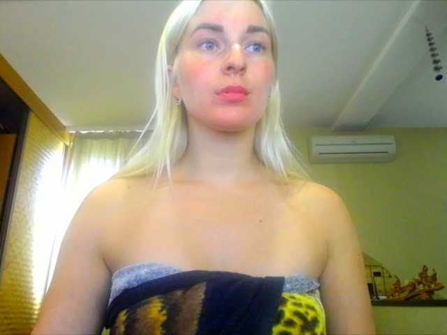 Fotografie SweetGia like 11 / ass 50 / chest 80 / feet 20 / control toys 199 10 min/more pvt c2c 25/33 ultra 33 sec/blowjob 60/snap355/ AHEGAO FACE 13/ naked 350/oil bobs 111/ice in panties: 110