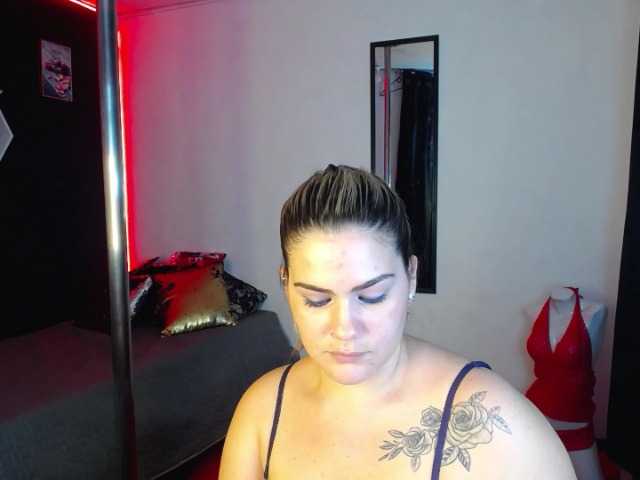 Fotografie sweetgirlx Hi! welcome to my room, im Emily , be kind to me, I am a woman eager to learn