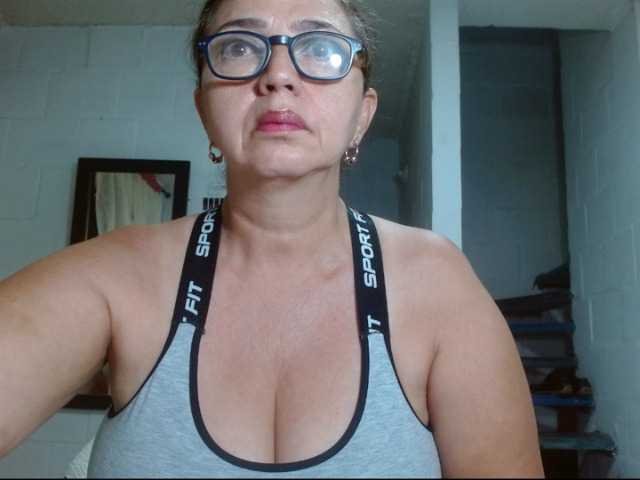Fotografie sweetthelmax welcome my loves!!!! enter the fantasy show mature latina with super big tits#naked total 165 tks#deep anal 95 tks#big ass natural 20tks#blow job 45 tks#squirts or cum 180tks