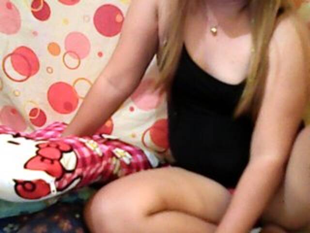 Snímky obrazovky vysielania sweetypiebabe