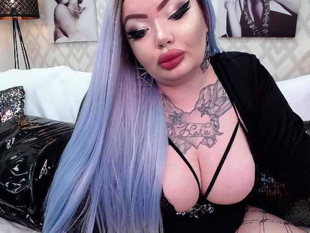 Snímky obrazovky vysielania SavageQueen