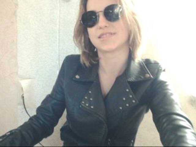 Snímky obrazovky vysielania PlayGirlKiss