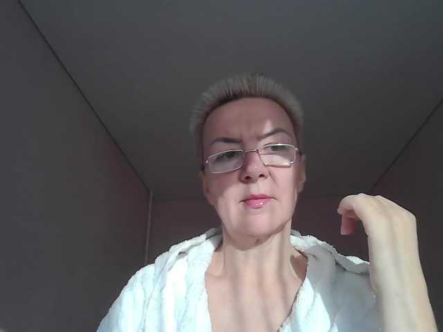 Snímky obrazovky vysielania TheCryptoQueen