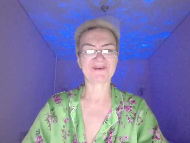 Snímky obrazovky vysielania TheCryptoQueen