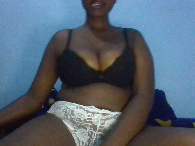 Snímky obrazovky vysielania Tightpussy22