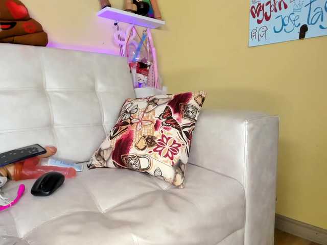 Snímky obrazovky vysielania tiny-cora