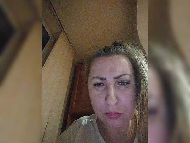 Snímky obrazovky vysielania TopNewBlonda