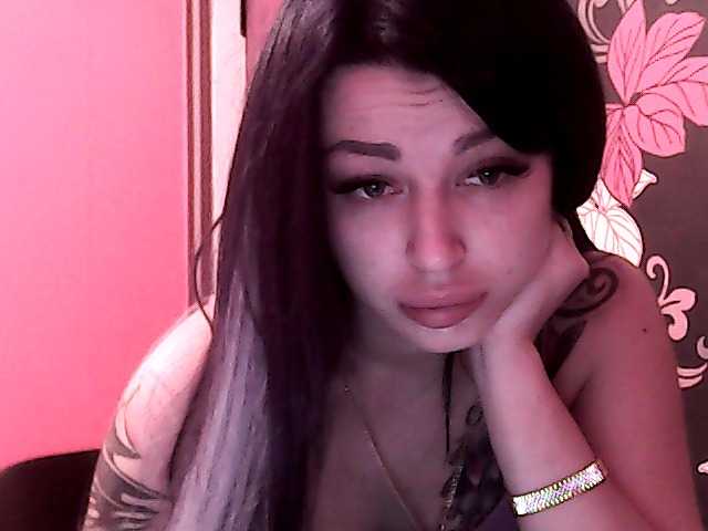 Snímky obrazovky vysielania Torydoll666