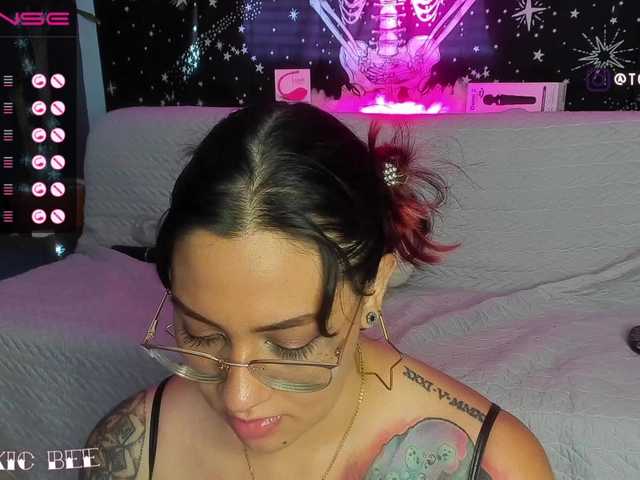 Fotografie CoralineBee Dont be rude. say Hi #bbw #tattooed #latina #Big