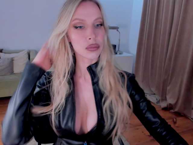 Snímky obrazovky vysielania ToxicBlonde