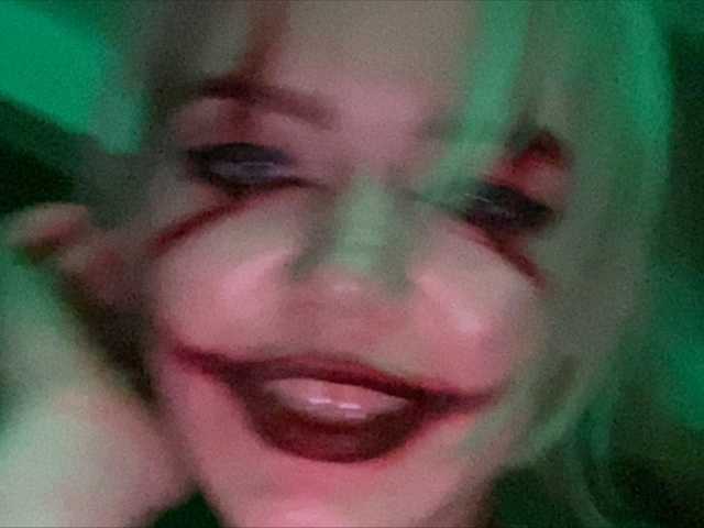 Snímky obrazovky vysielania TreshGirls