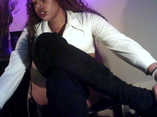 Snímky obrazovky vysielania TrinityStahr