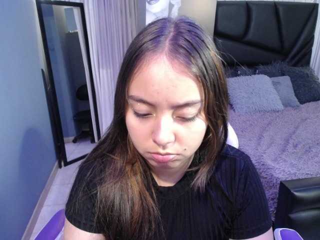 Snímky obrazovky vysielania valeria-cherry