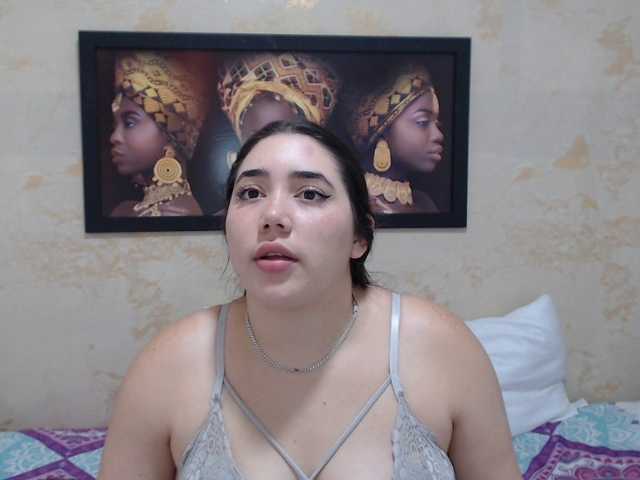 Snímky obrazovky vysielania ValeriaSweetX