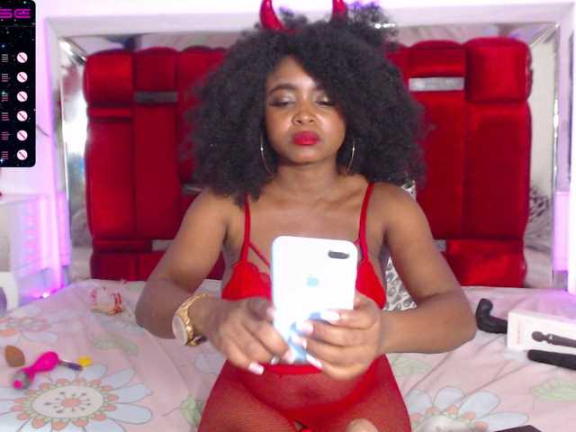 Fotografie valerysexy4 Hey guys, hot day I want you to make me wet for you !! ♥♥ PVT // ON @goal full squirt #ebony #latina # 18 #slim #bigboob #lovens