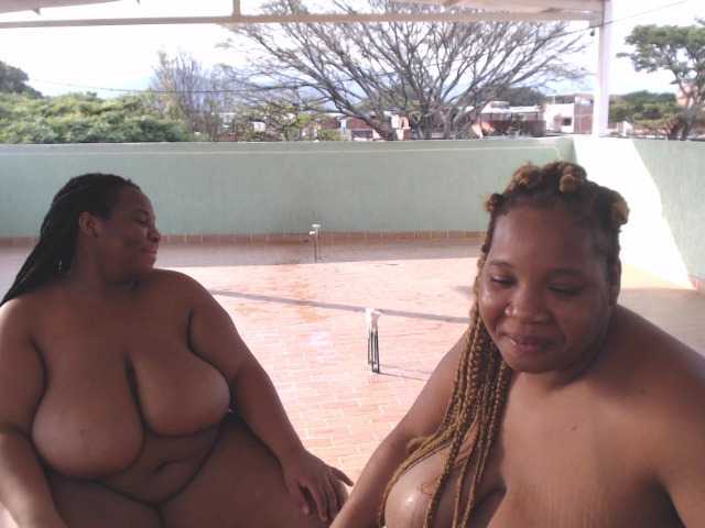 Fotografie VaneAndEvee When I feel really good, you will have the pleasure of seeing me cum everywhere #BBW #latina #feet #shaved #colombian #chubby #cum #squirt #bigclit #bigtits #bigass #blowjob #lovense #couple#lush#domi