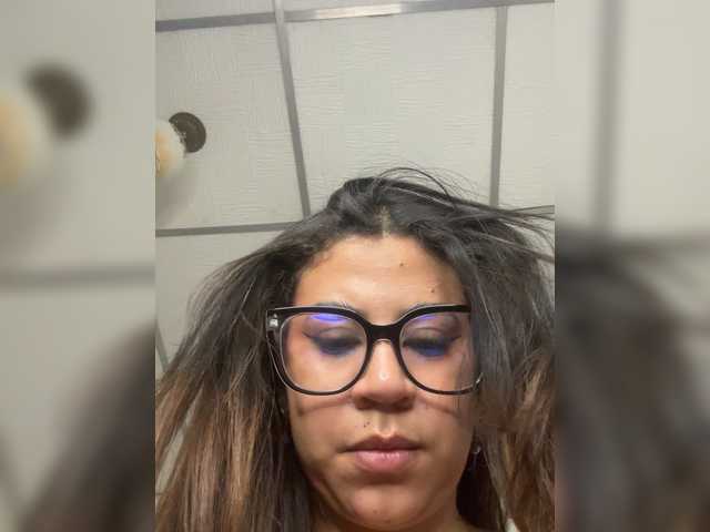 Snímky obrazovky vysielania Vanessafoxx