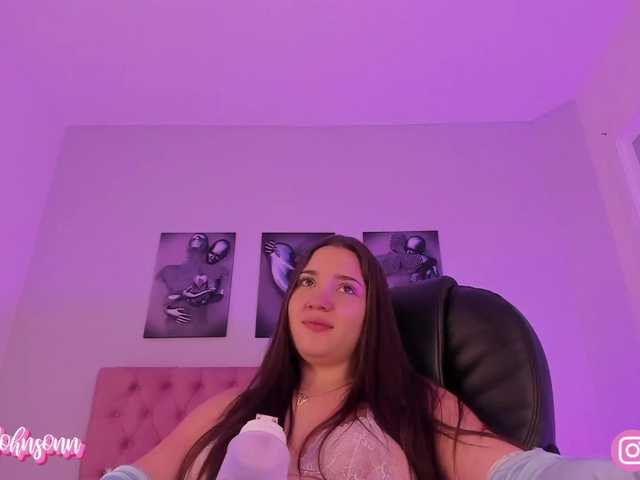 Snímky obrazovky vysielania Vanessajohnso