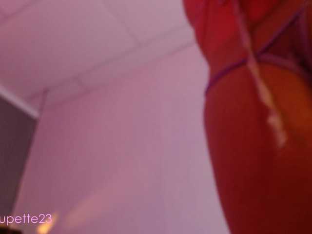 Snímky obrazovky vysielania VenusGinger