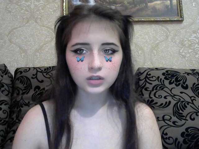 Snímky obrazovky vysielania DanielleL